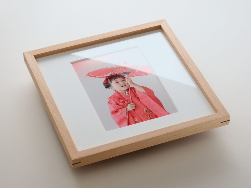 ビーチのフォトフレーム、斜め前からの全体カット