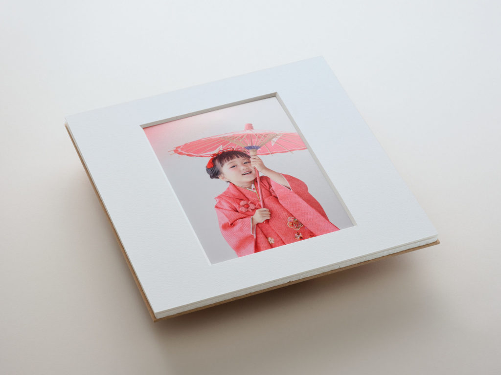 フォトフレームの内部構造、枠とアクリルを外した状態